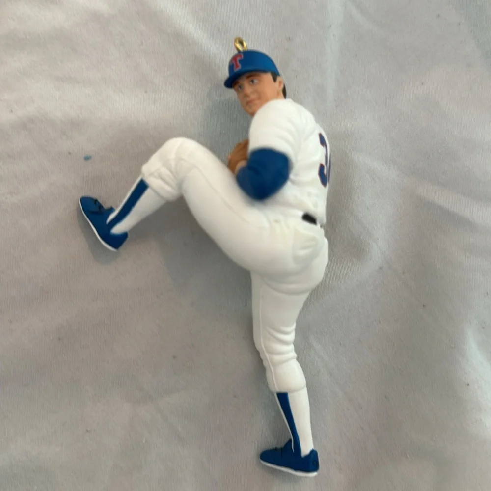 Hallmark Keepsake Ornament-1in At the Ballpark Series-Nolan Ryan